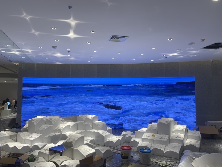 萬達(dá)廣場，弧形屏，P2.5,16.4平方