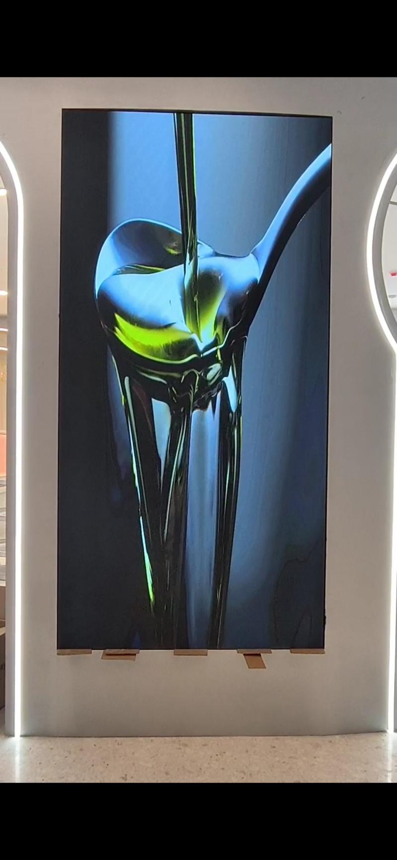 白沙洲室內(nèi)全彩P2.0安裝完畢    尺寸:1.28X2.56    像素點(diǎn):640X1280